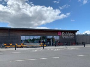 Former retail park garden centre available to let
