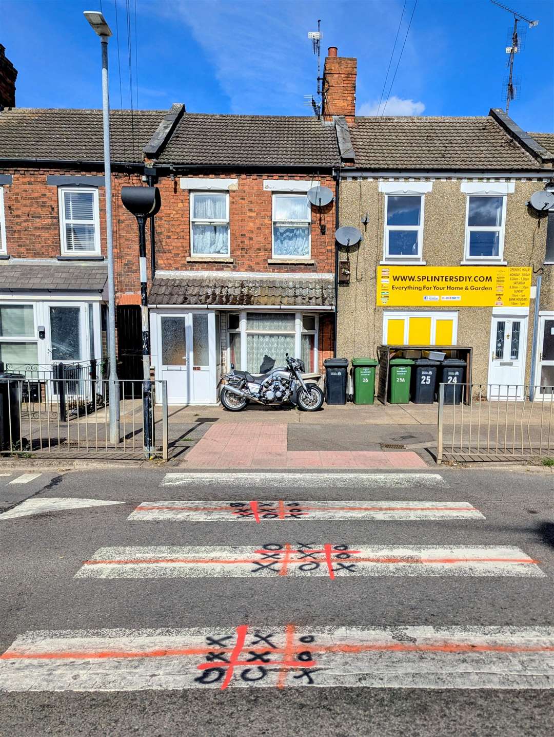 Several games of noughts and crosses have appeared on Wisbech Road in South Lynn