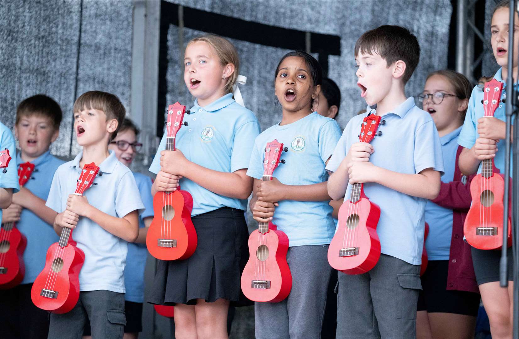 Singing their hearts out. Picture: WNAT/Ian Burt
