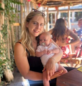 Venues urged to show support for breastfeeding mums