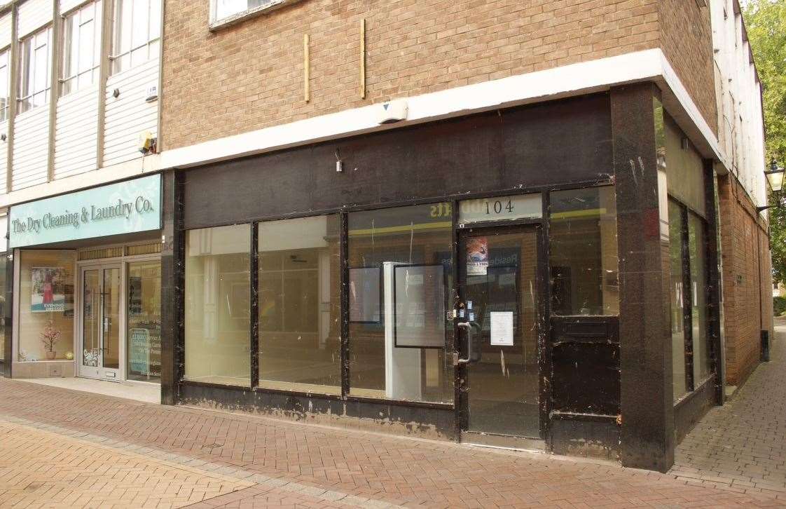 An empty shop at the bottom of the High Street. Picture: Alice Hobbs