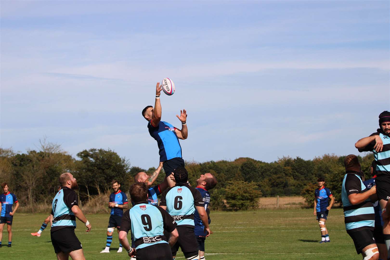 Captain and second row Adam Lingwood at the lineout. Picture: Sam Few