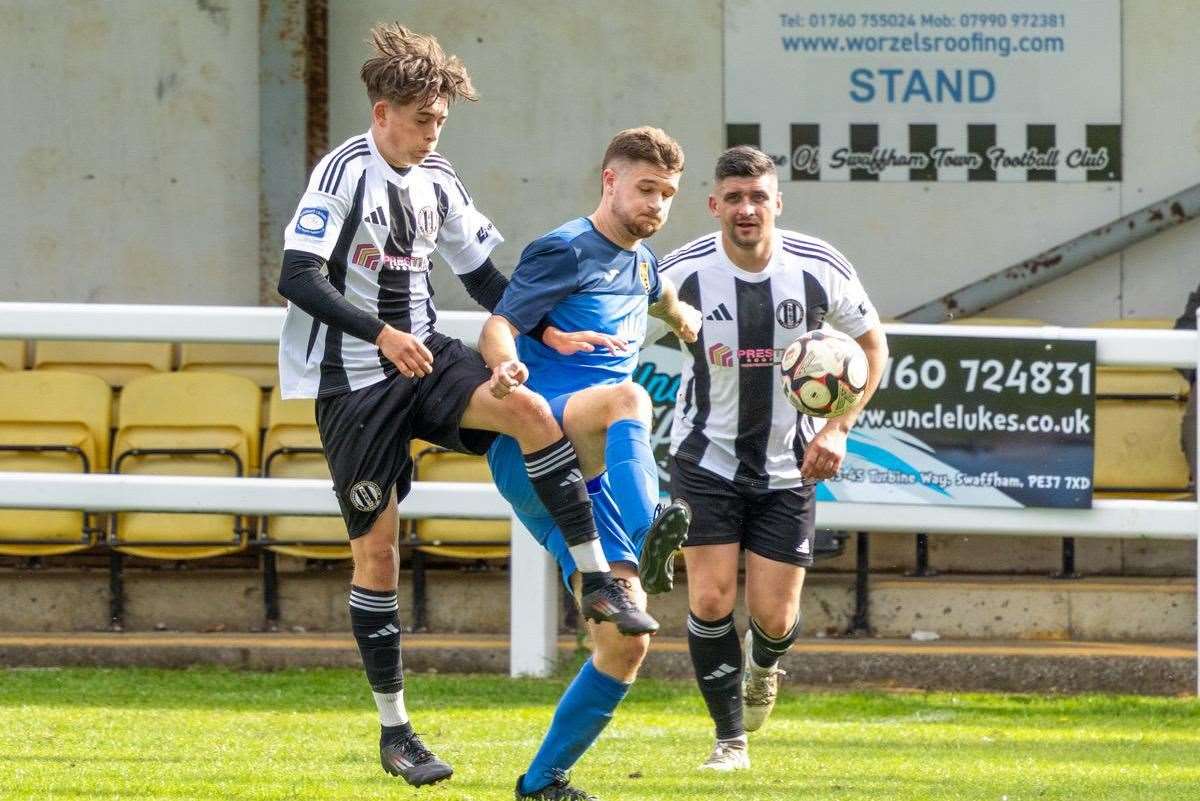 Alfie Gallon challenges as Robbie Priddle looks on. Picture: Eddie Deane