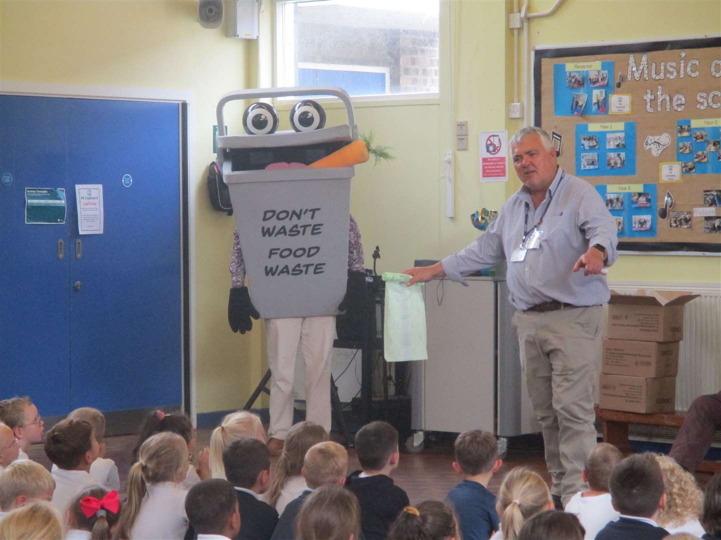 A food bin encouraged students to recycle their food waste properly
