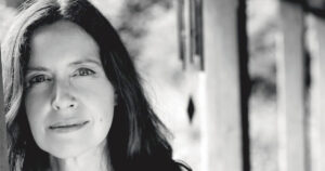 Live Music – Sarah McQuaid